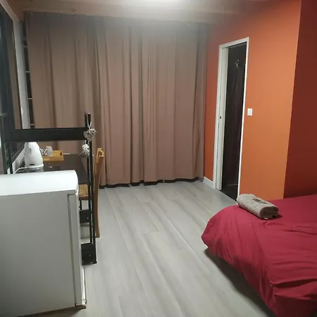 Homestay Avec Salle D'eau Et Toilette Privees *