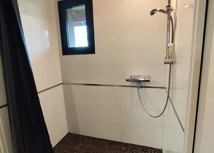 Avec Salle D'eau Et Toilette Privees